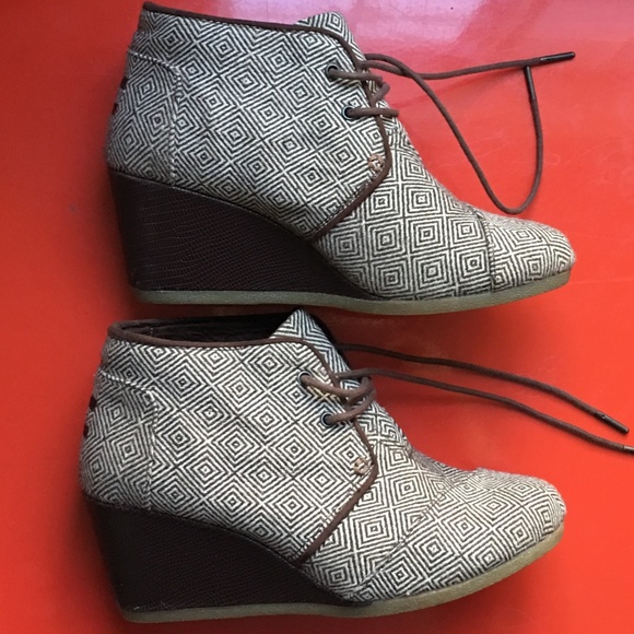 Toms Shoes - Toms Wedge Boots
